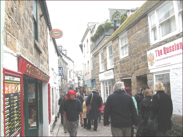 rue pleine de monde