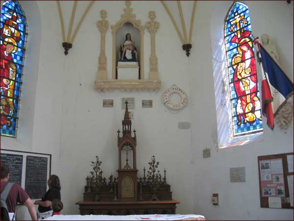 intérieur de la petite chapelle