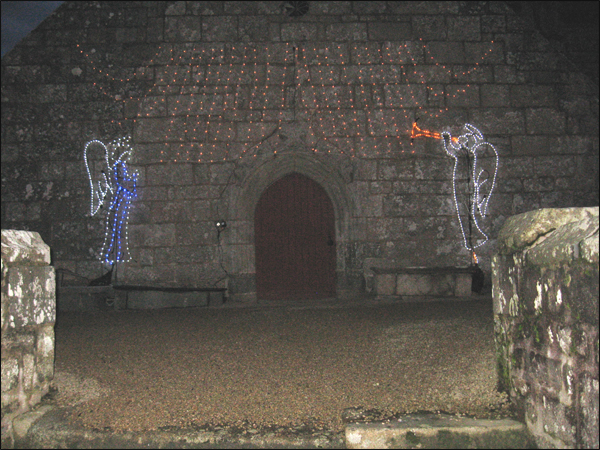 anges-illumines-sur-l 'eglise